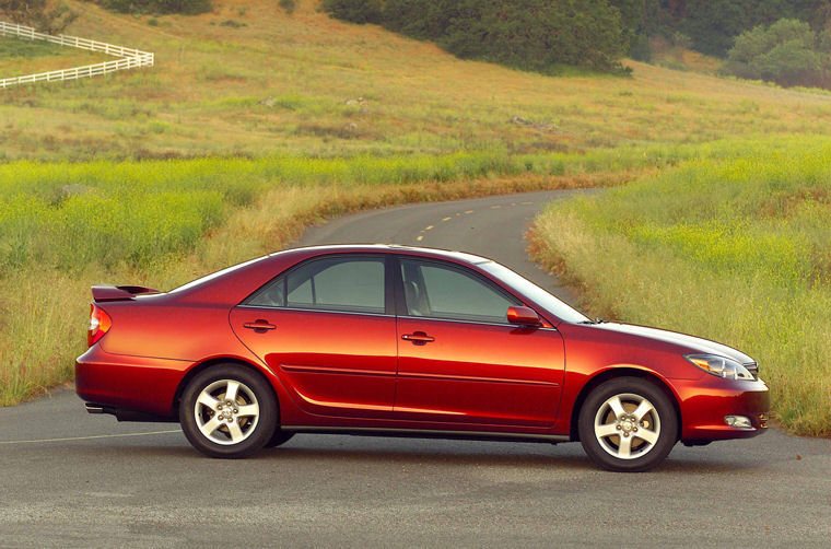 2002 Toyota Camry SE Picture