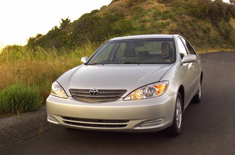 2004 Toyota Camry LE Picture