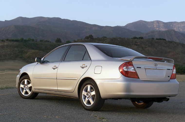 2004 Toyota Camry SE Picture