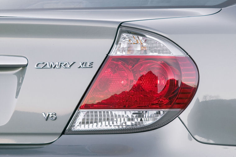 2005 Toyota Camry XLE Rearlight Picture