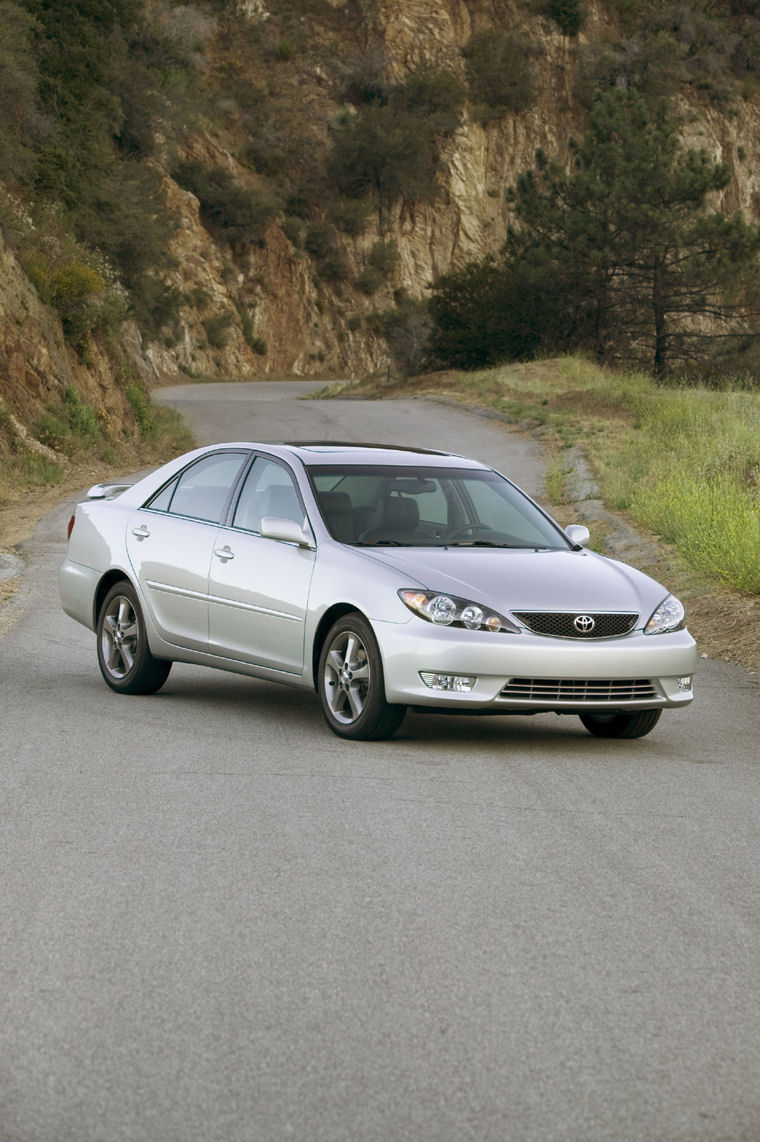 2005 Toyota Camry SE Picture