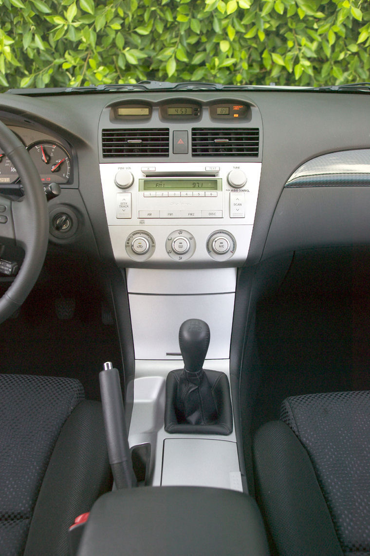 2006 Toyota Camry Solara SLE Center Console Picture