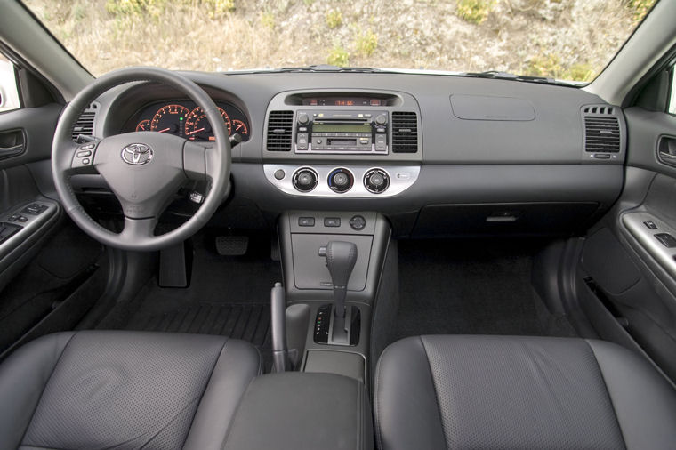 2006 Toyota Camry SE Cockpit Picture