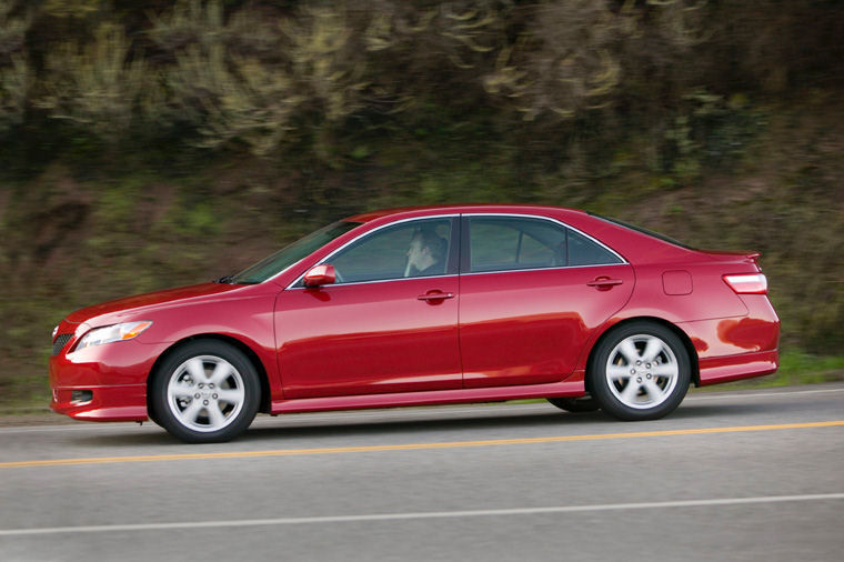 2007 Toyota Camry SE Picture