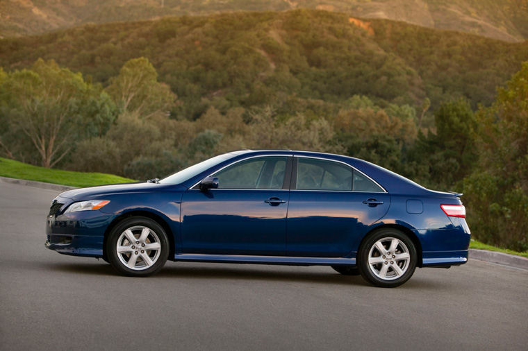 2007 Toyota Camry SE Picture