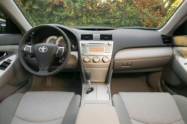 2007 Toyota Camry SE Cockpit Picture