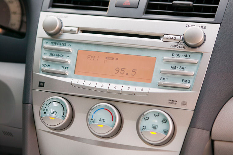 2007 Toyota Camry SE Dashboard Picture