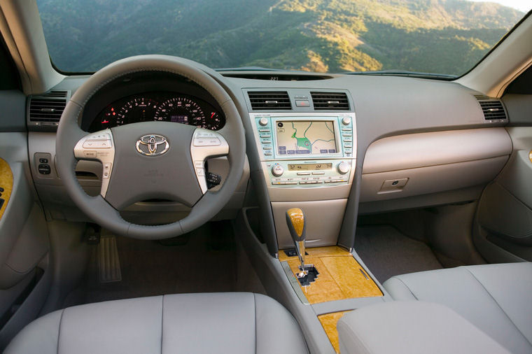 2007 Toyota Camry XLE Cockpit Picture