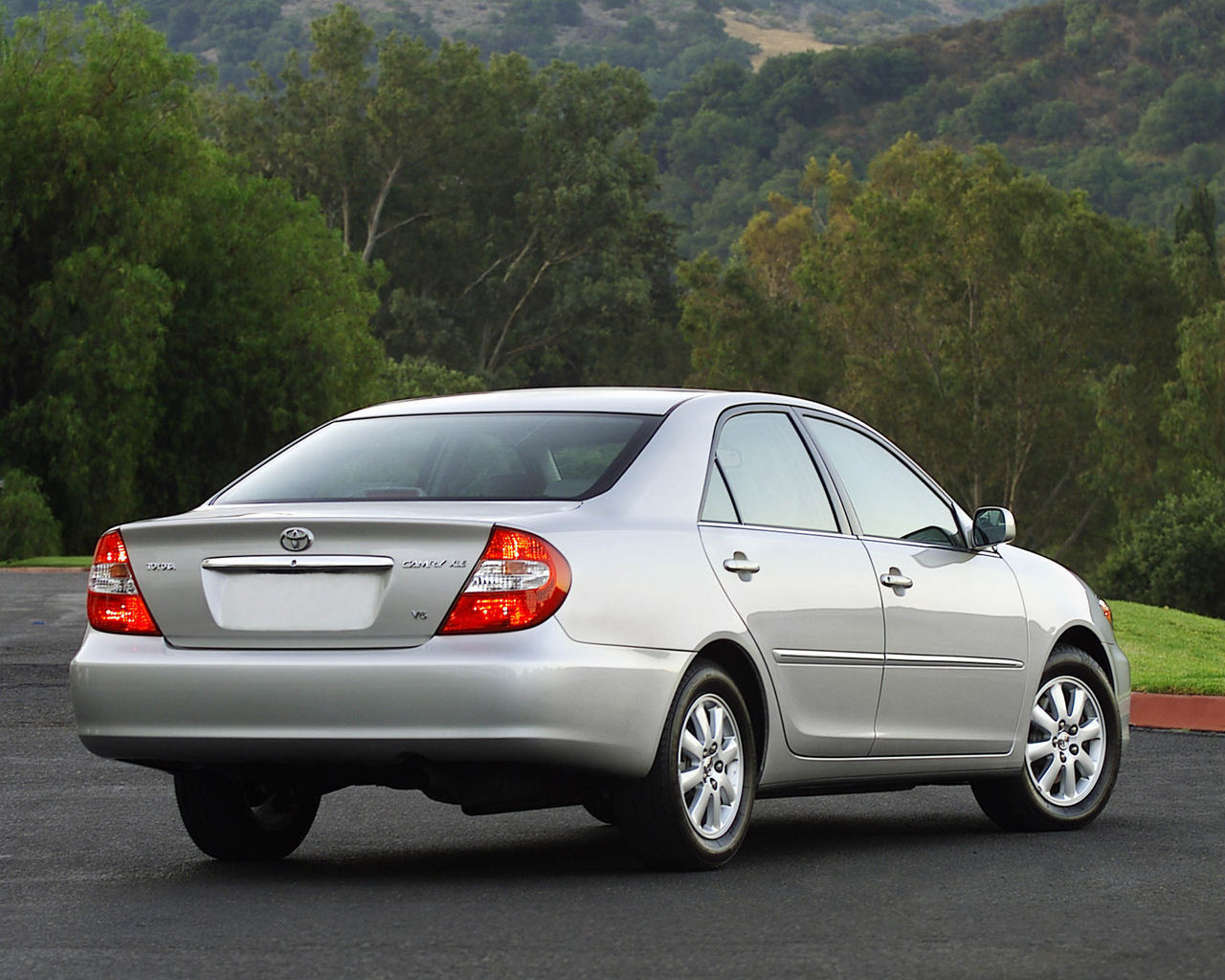 Toyota Camry Desktop Wallpaper