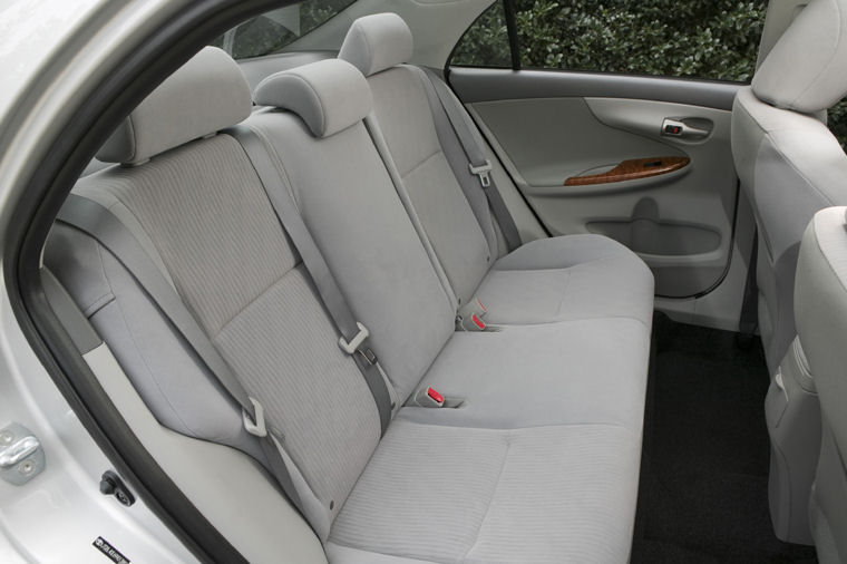 2009 Toyota Corolla XLE Rear Seats Picture