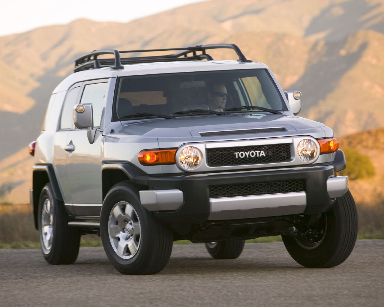 Toyota FJ Cruiser Desktop Wallpaper