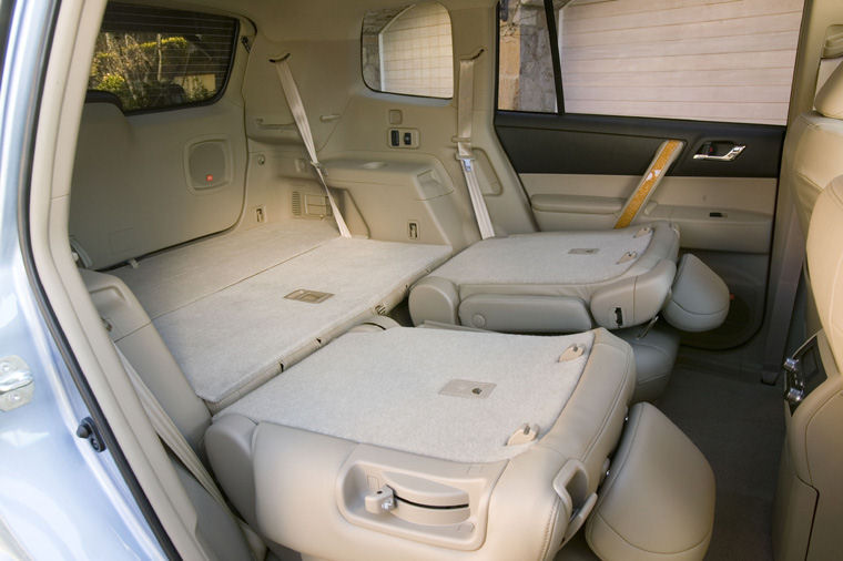 2008 Toyota Highlander Rear Seats folded Picture