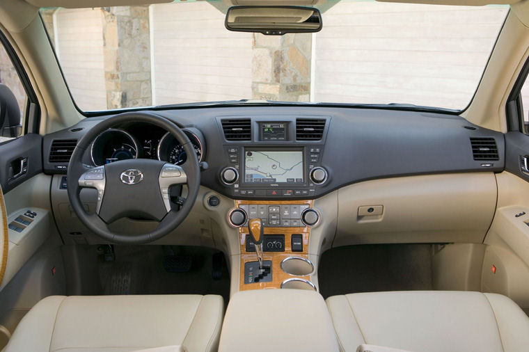 2009 Toyota Highlander Cockpit Picture