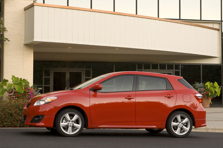 2010 Toyota Matrix S Picture