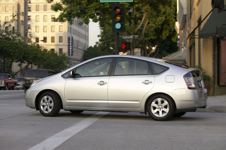 2004 Toyota Prius Picture