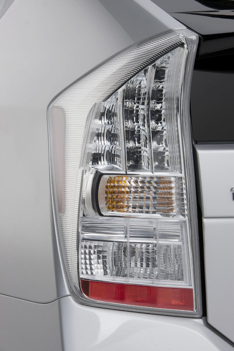 2010 Toyota Prius Tail Light Picture