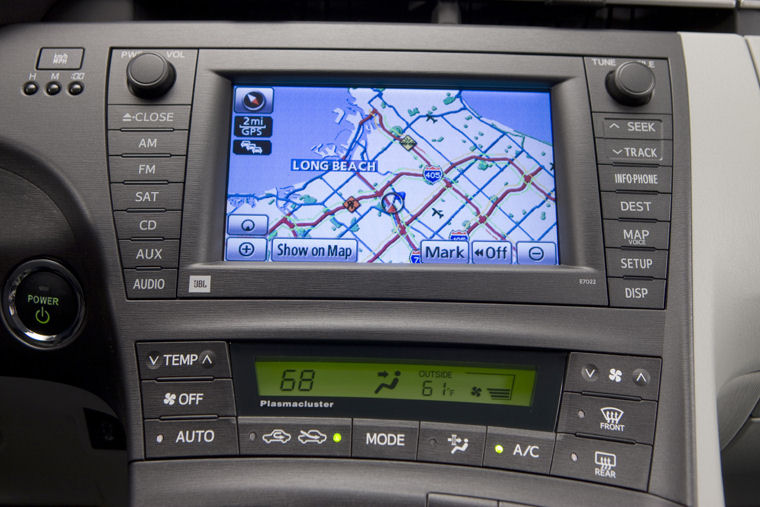 2011 Toyota Prius Navigation Screen Picture