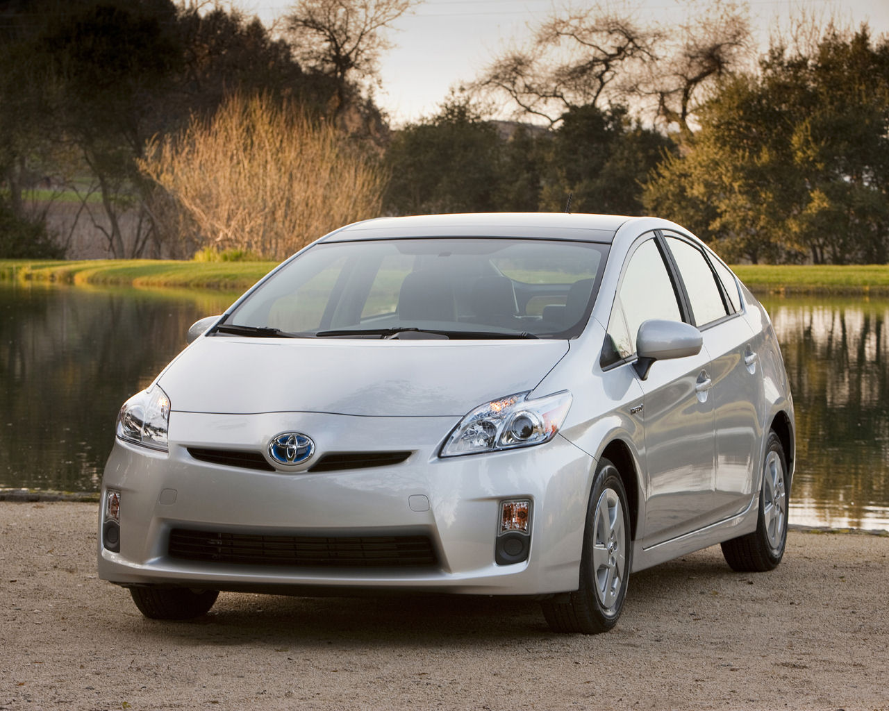 Toyota Prius Desktop Wallpaper