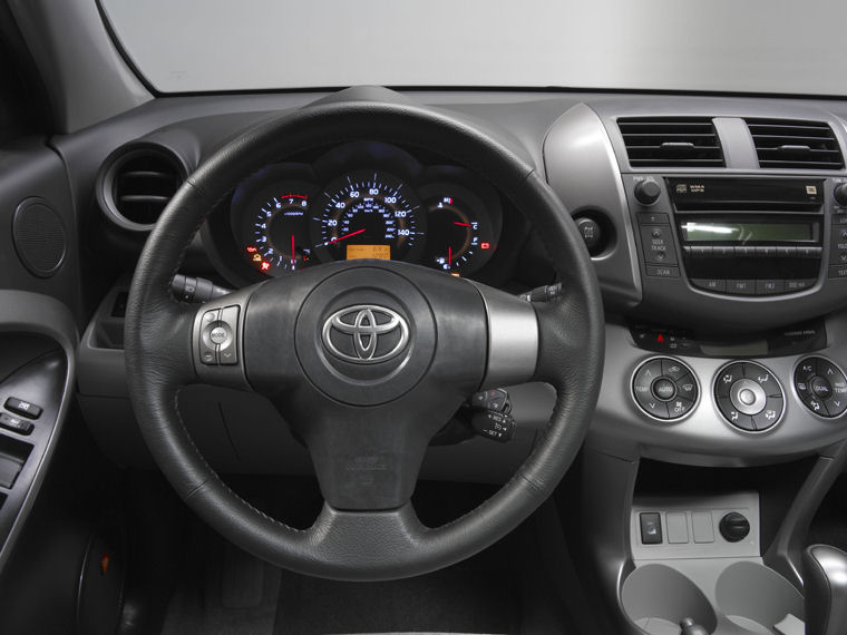 2007 Toyota RAV4 Cockpit Picture