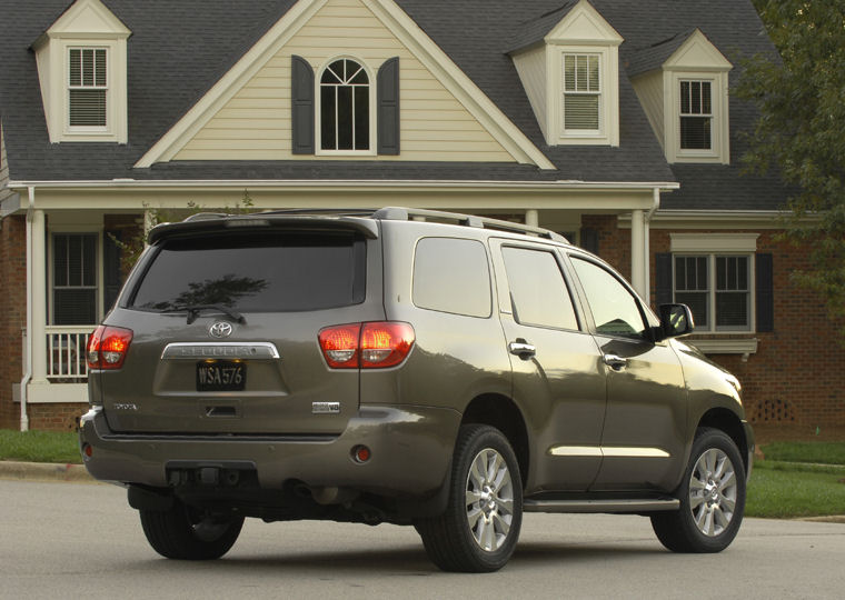 2008 Toyota Sequoia 5.7 V8 Picture