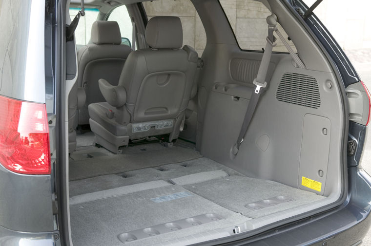 2008 Toyota Sienna Trunk Picture