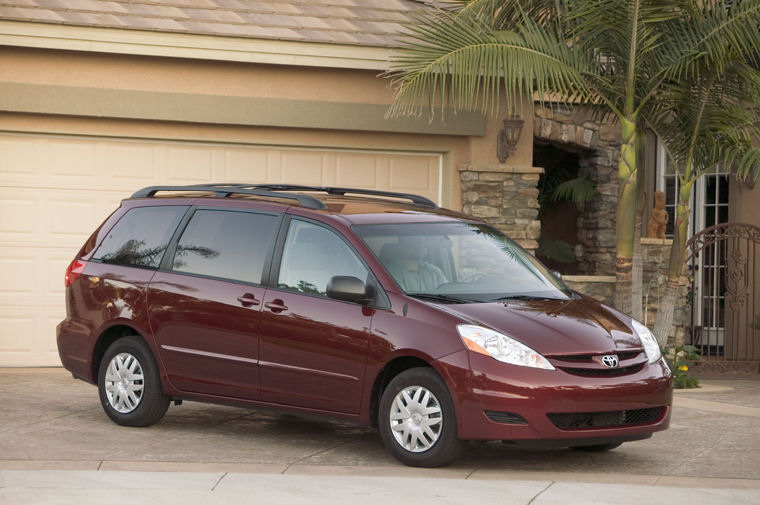 2008 Toyota Sienna LE Picture