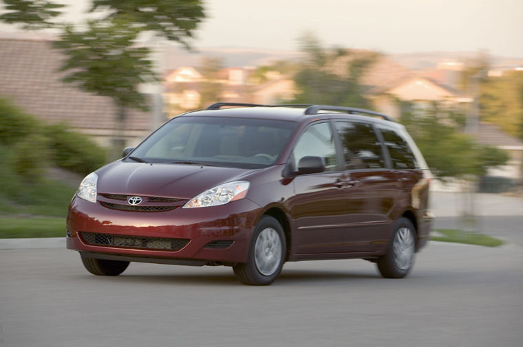 2008 Toyota Sienna LE Picture