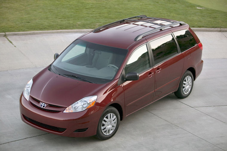 2009 Toyota Sienna LE Picture