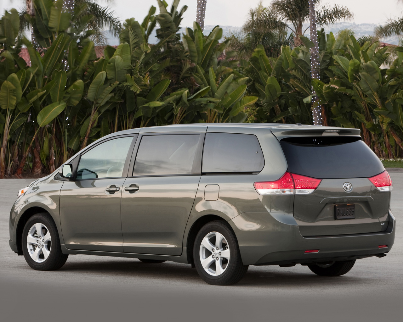 Toyota Sienna Desktop Wallpaper