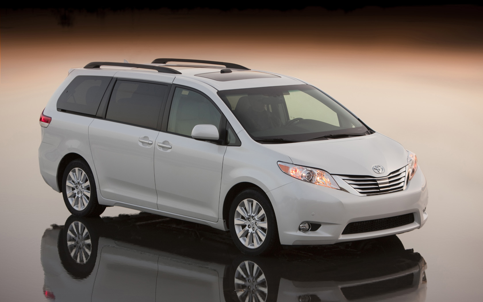 Toyota Sienna Desktop Wallpaper