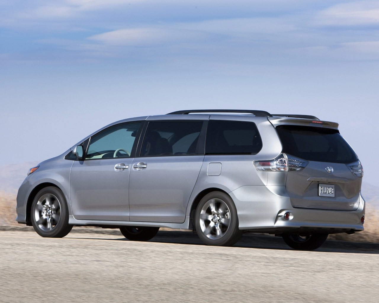 Toyota Sienna Desktop Wallpaper