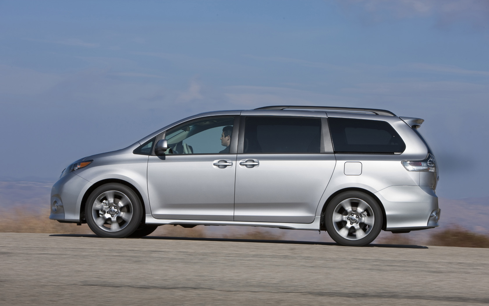 Toyota Sienna Desktop Wallpaper