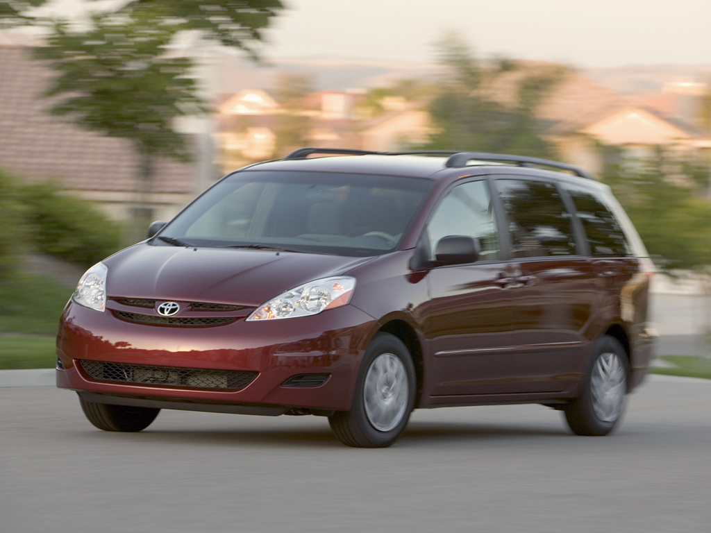 Toyota Sienna Desktop Wallpaper