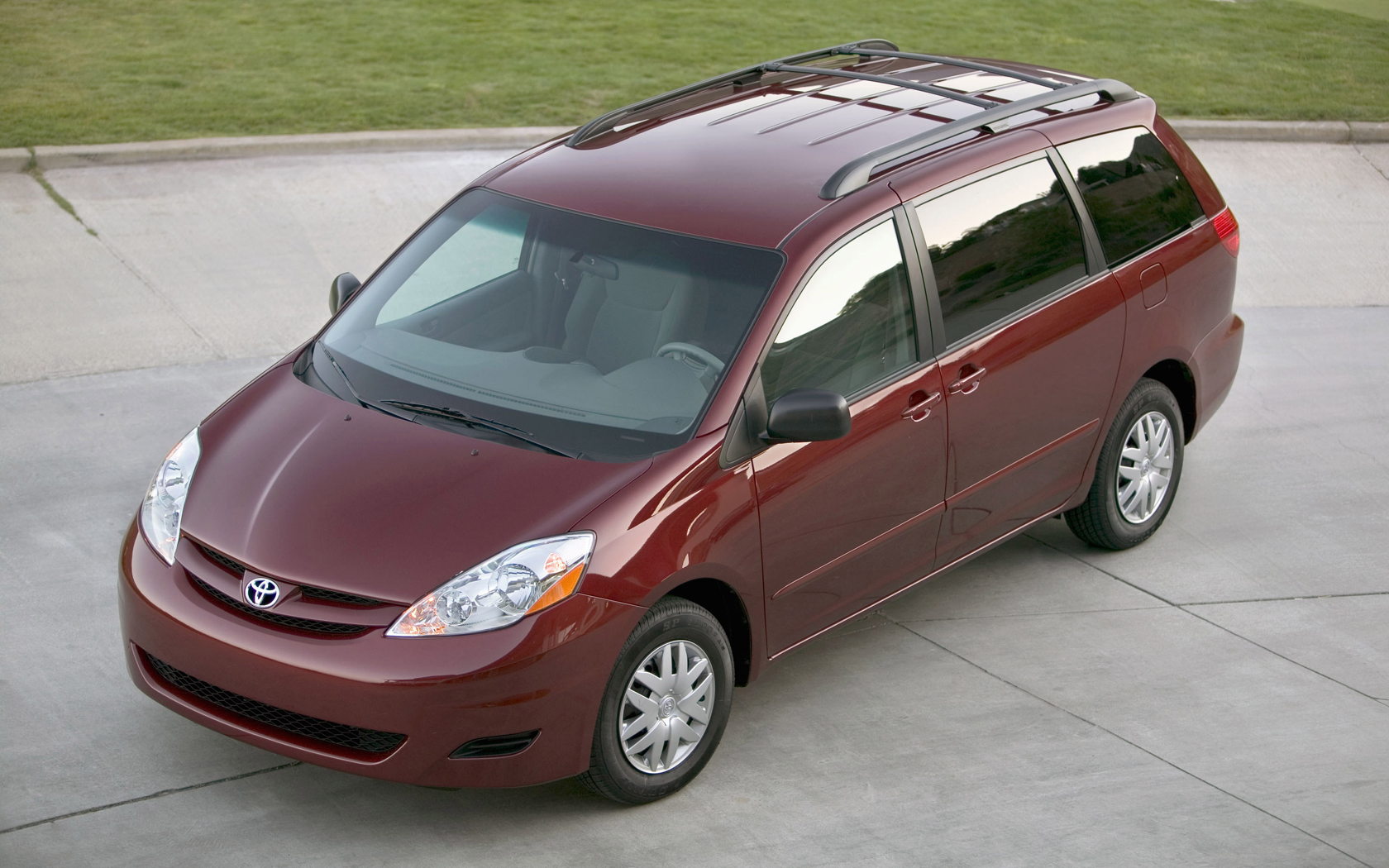 Toyota Sienna Desktop Wallpaper