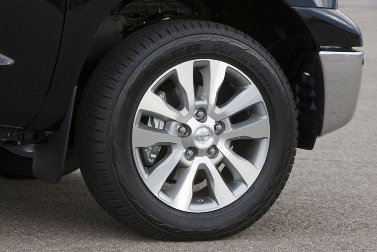 2010 Toyota Tundra CrewMax Rim Picture