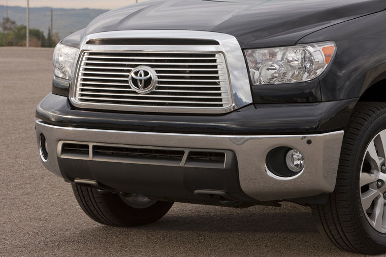 2010 Toyota Tundra CrewMax Headlights Picture