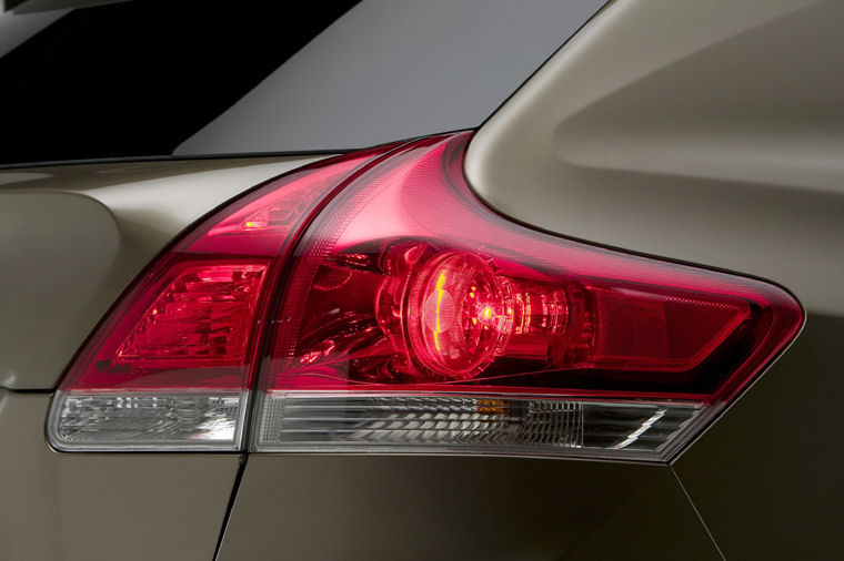 2009 Toyota Venza Tail Light Picture