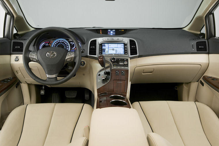 2009 Toyota Venza Cockpit Picture