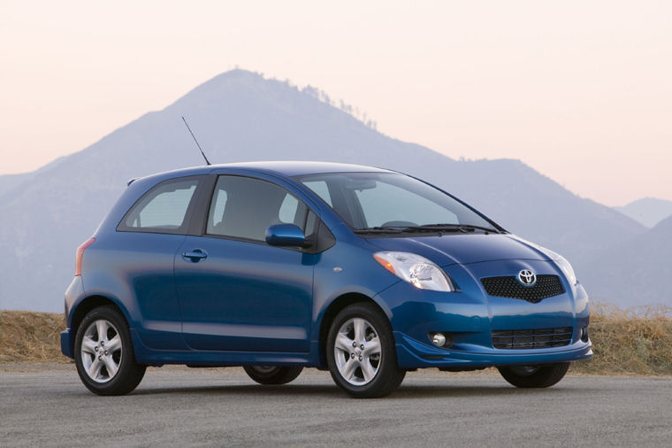 2008 Toyota Yaris S Hatchback Picture