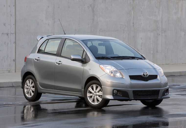 2009 Toyota Yaris 5-door Hatchback Picture