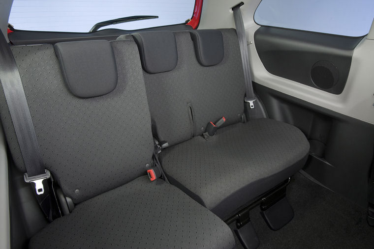 2009 Toyota Yaris 3-door Hatchback Rear Seats Picture