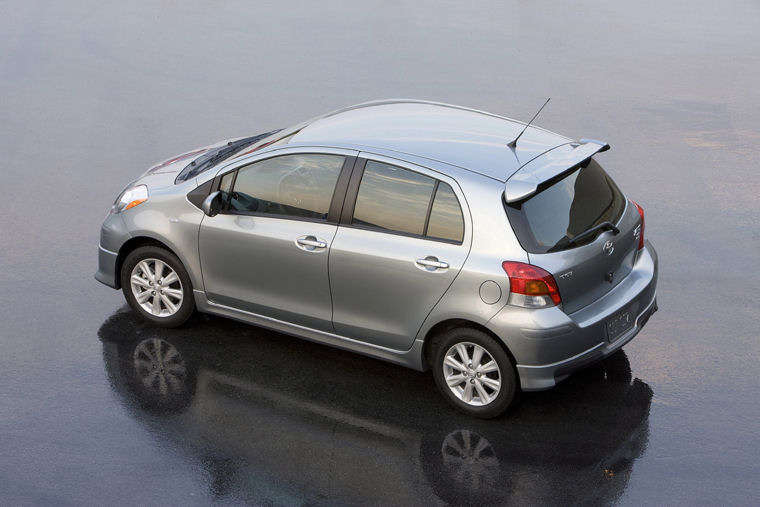 2009 Toyota Yaris 5-door Hatchback Picture