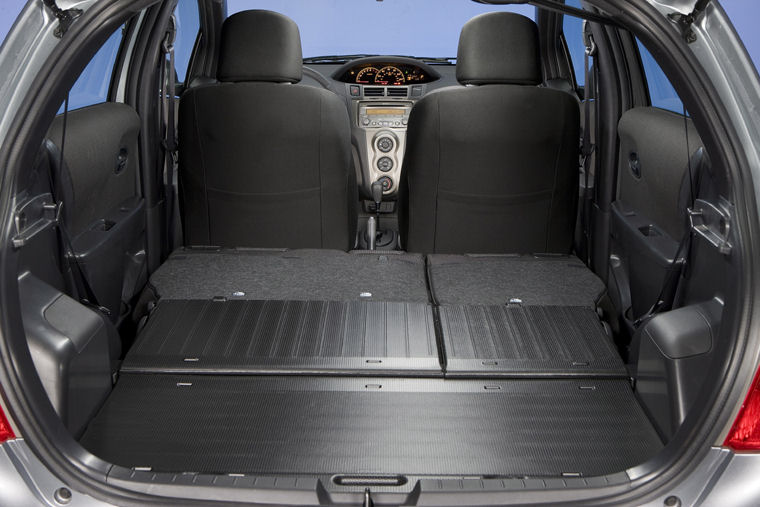 2010 Toyota Yaris 5-door Hatchback Trunk Picture