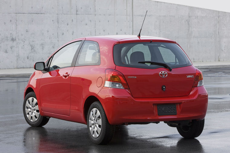 2010 Toyota Yaris 3-door Hatchback Picture