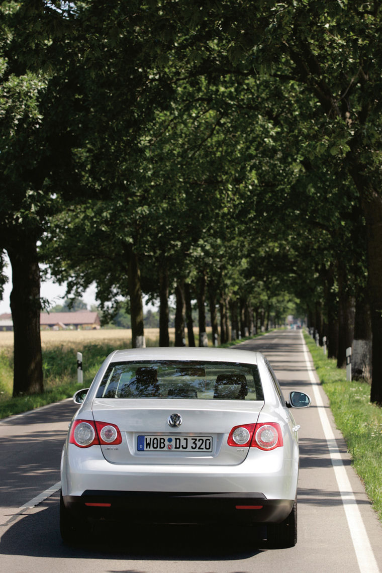 2005 Volkswagen Jetta Picture