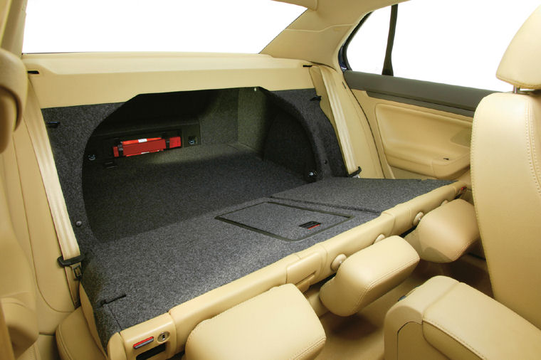 2005 Volkswagen Jetta Rear Seats Folded Picture