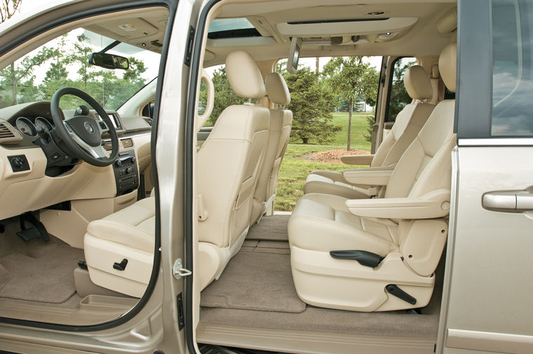 2009 Volkswagen Routan Interior Picture