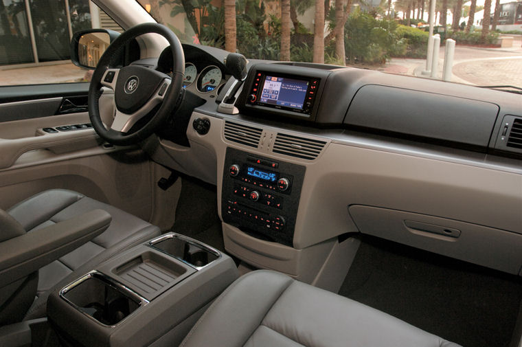 2009 Volkswagen Routan Interior Picture