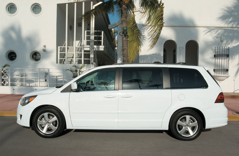 2009 Volkswagen Routan Picture