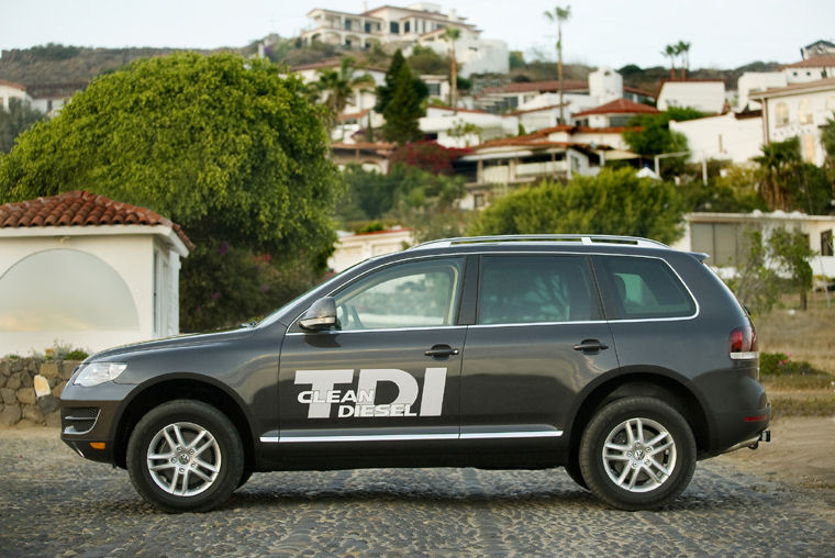 2009 Volkswagen Touareg V6 TDI Picture